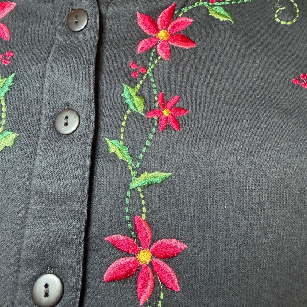 CC Hughes Womens Size 1X Black Embroidered Floral Sweatshirt Cardigan Buttons - Picture 13 of 13